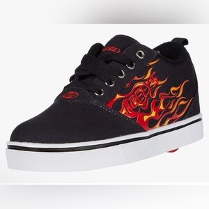 Heelys The Original Wheeled Shoe Black Red Flames Boy Youth Size 4